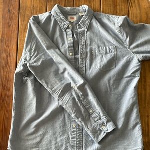 Levi’s long sleeve button down one pocket XL
